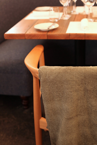 http://naseemakhan.com/files/gimgs/4_saisondiningroomdetail5_v2.jpg