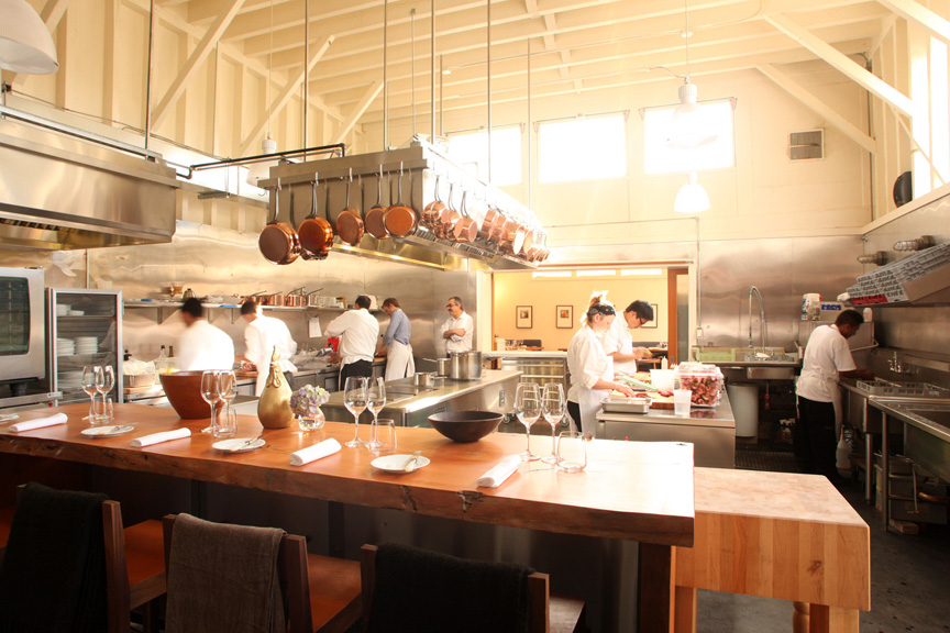 http://naseemakhan.com/files/gimgs/4_saisonkitchendining4.jpg